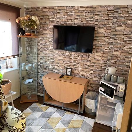 Tisi Choice Bed and Breakfast Northfleet Exteriör bild